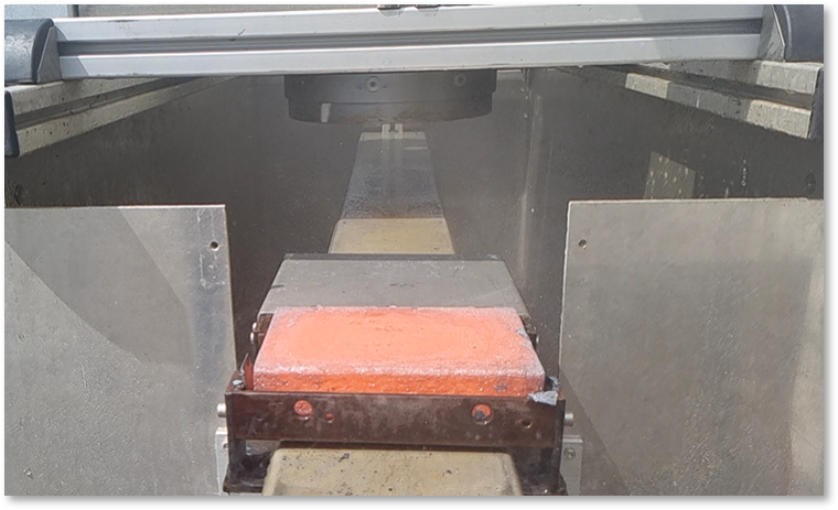 Entzunderte Stahlprobe Entzunderte Stahlprobe