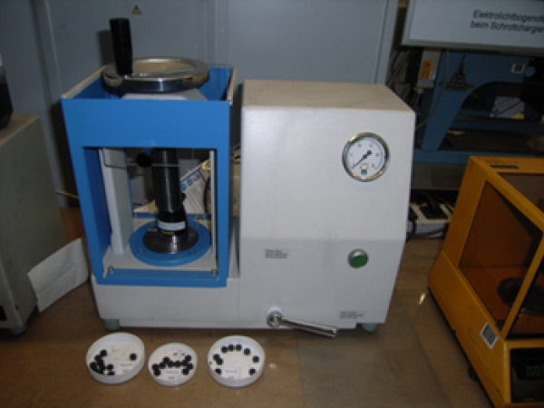 Brikettierung mit Tablettenpresse