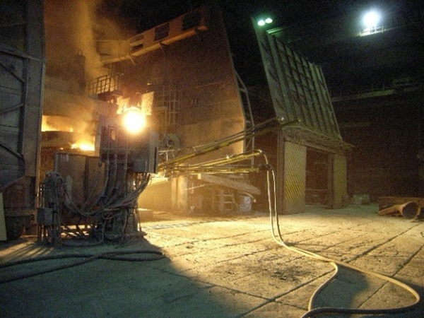 Injektion von Reduktionsmittel in den Elektrolichtbogenofen