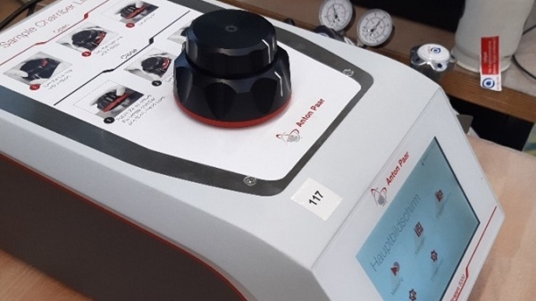 Gaspyknometer zur Bestimmung der wahren Dichte von Feststoffproben